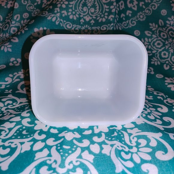 Pyrex Vintage Amish Butterprint Refrigerator Dish - Picture 7 of 10